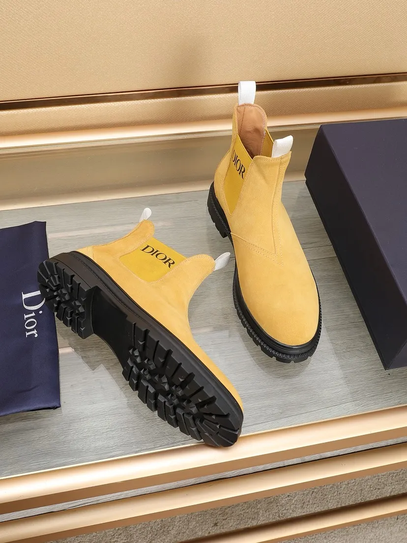 Men's men's shoes 💰P500💰[Dior] Dior ✨ is online at the same time 👏 This casual sneaker is a new product in the series and continues Di*r's classic style. The upper is made of original first-layer cowhide, paired with a textured outsole, and the brand's iconic details are on the side openings to enhance the style. Fashionable and versatile. Create a casual look. Size: 38-44 (45 customized)